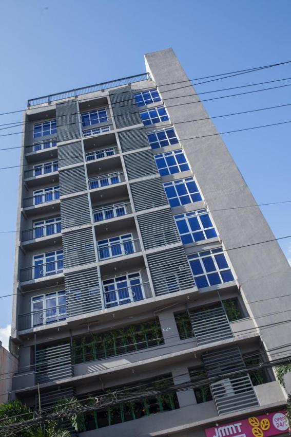 Melbourne Suites Makati City Екстериор снимка