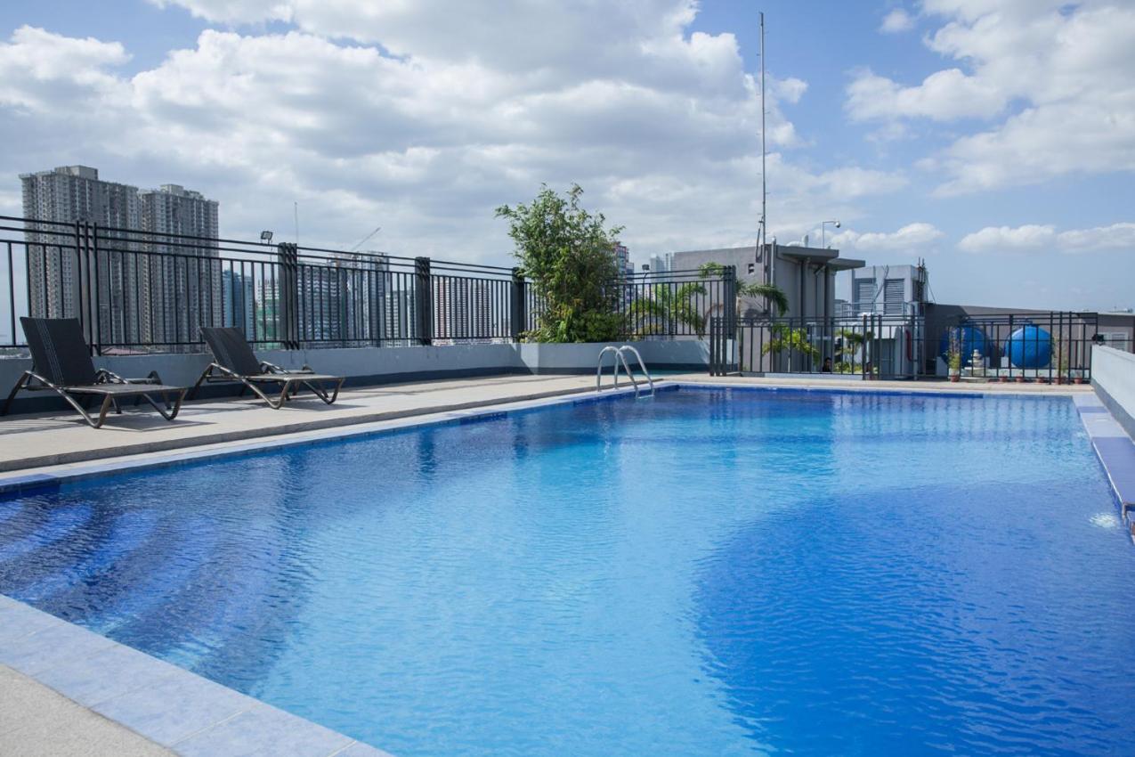 Melbourne Suites Makati City Екстериор снимка