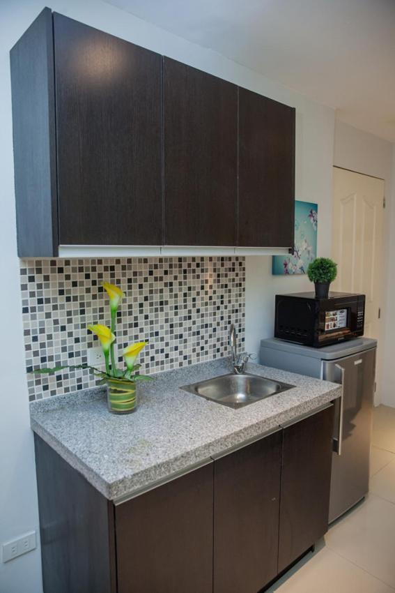Melbourne Suites Makati City Екстериор снимка