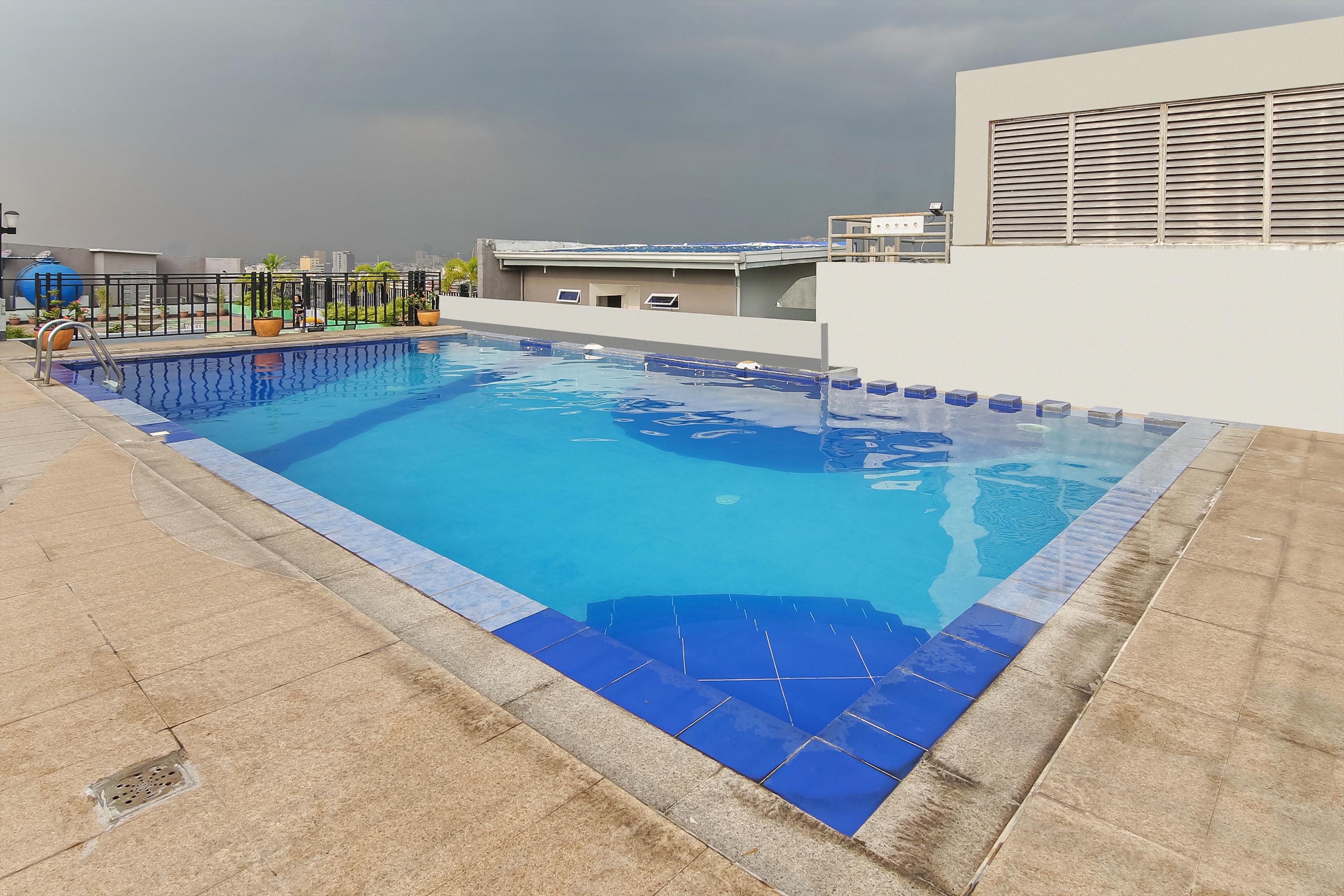 Melbourne Suites Makati City Екстериор снимка
