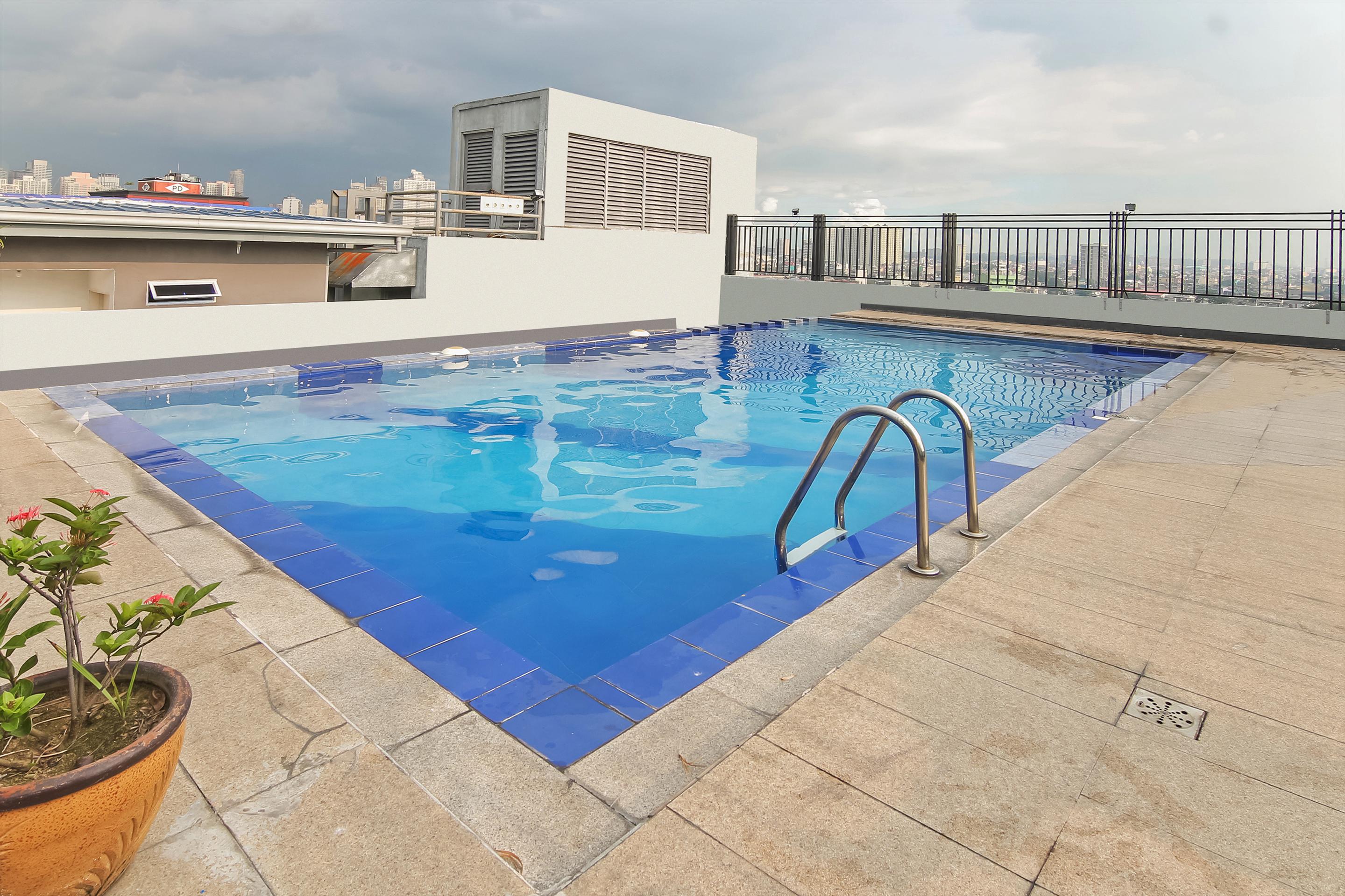 Melbourne Suites Makati City Екстериор снимка