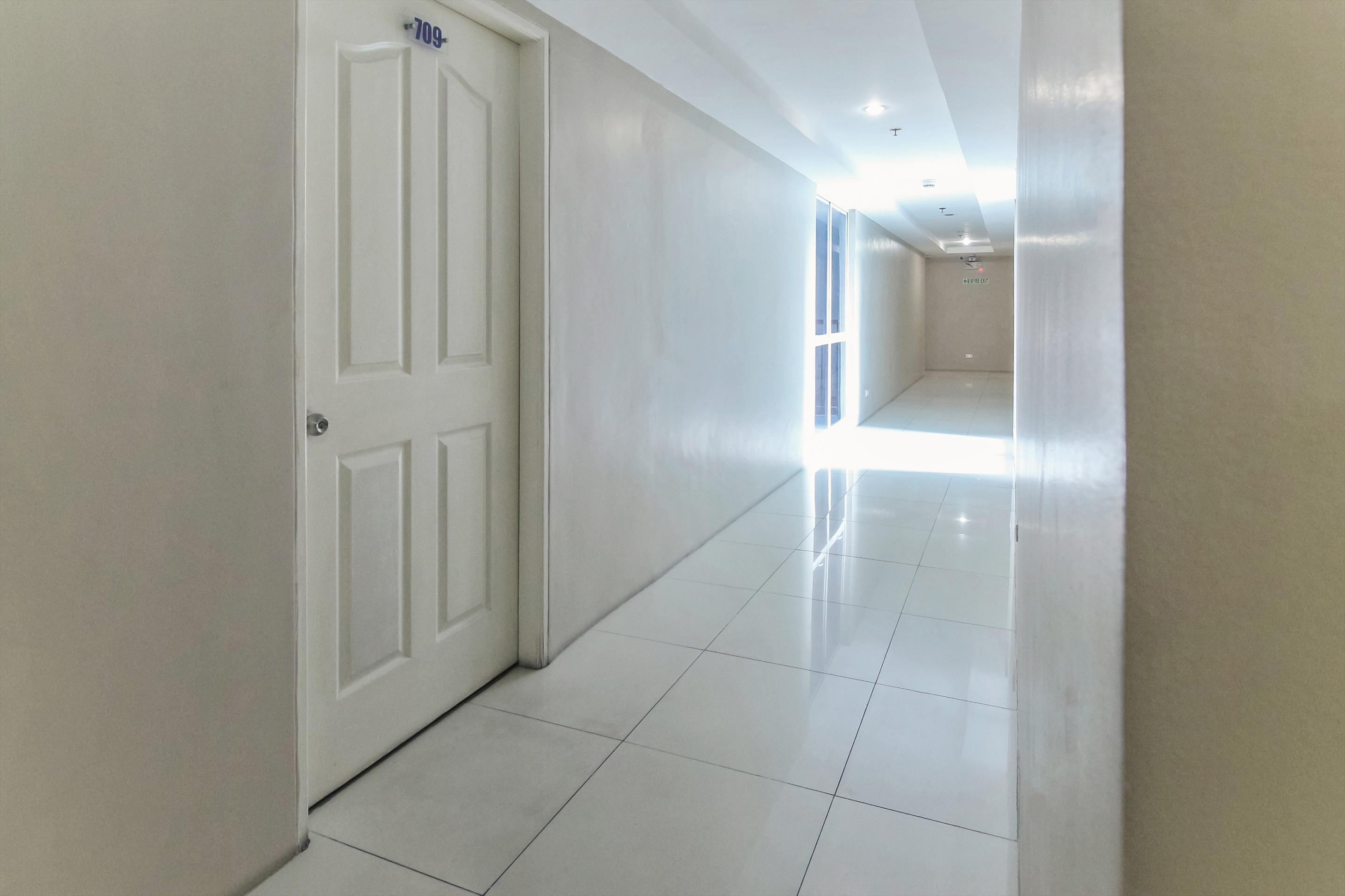 Melbourne Suites Makati City Екстериор снимка