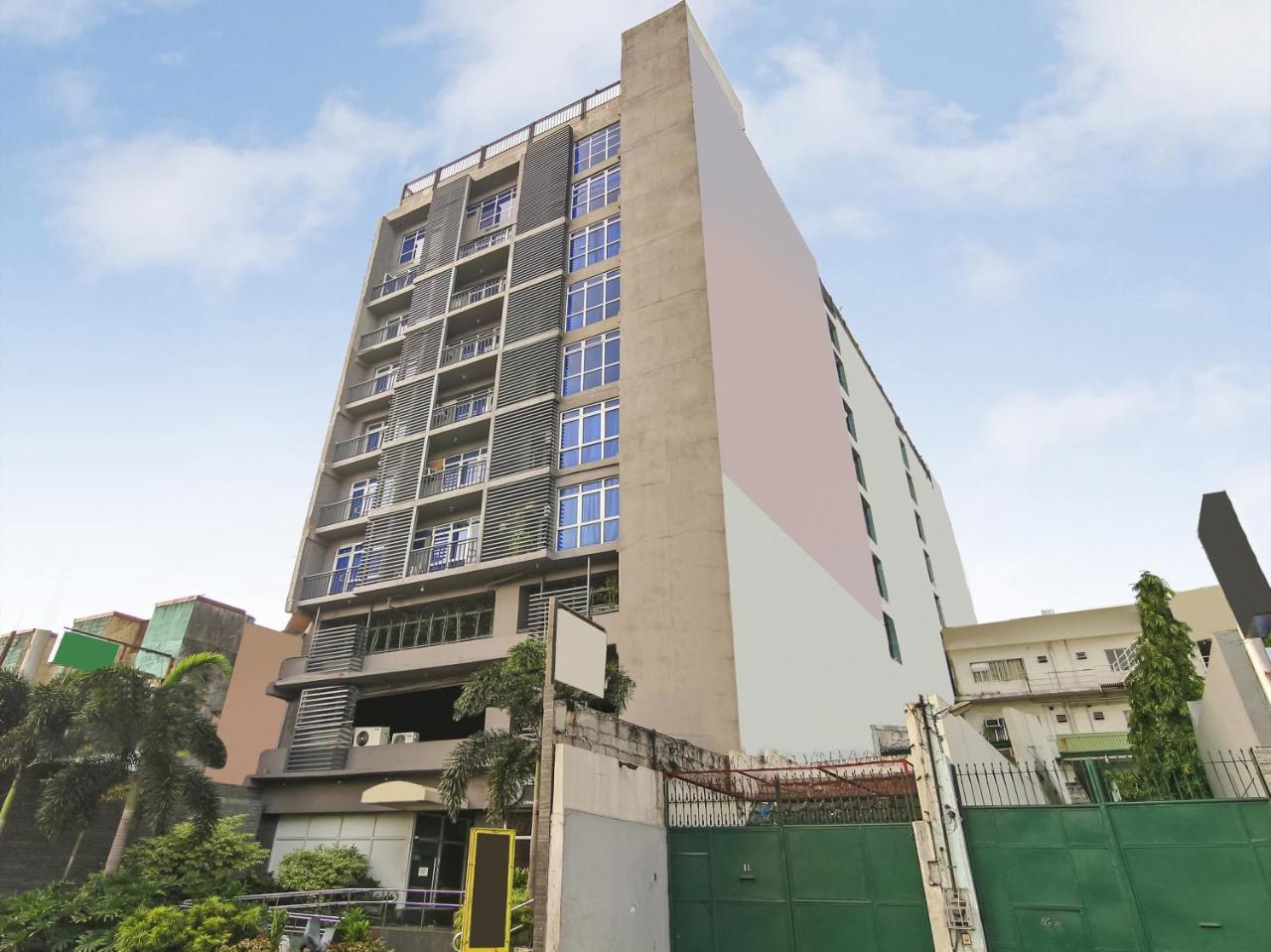 Melbourne Suites Makati City Екстериор снимка
